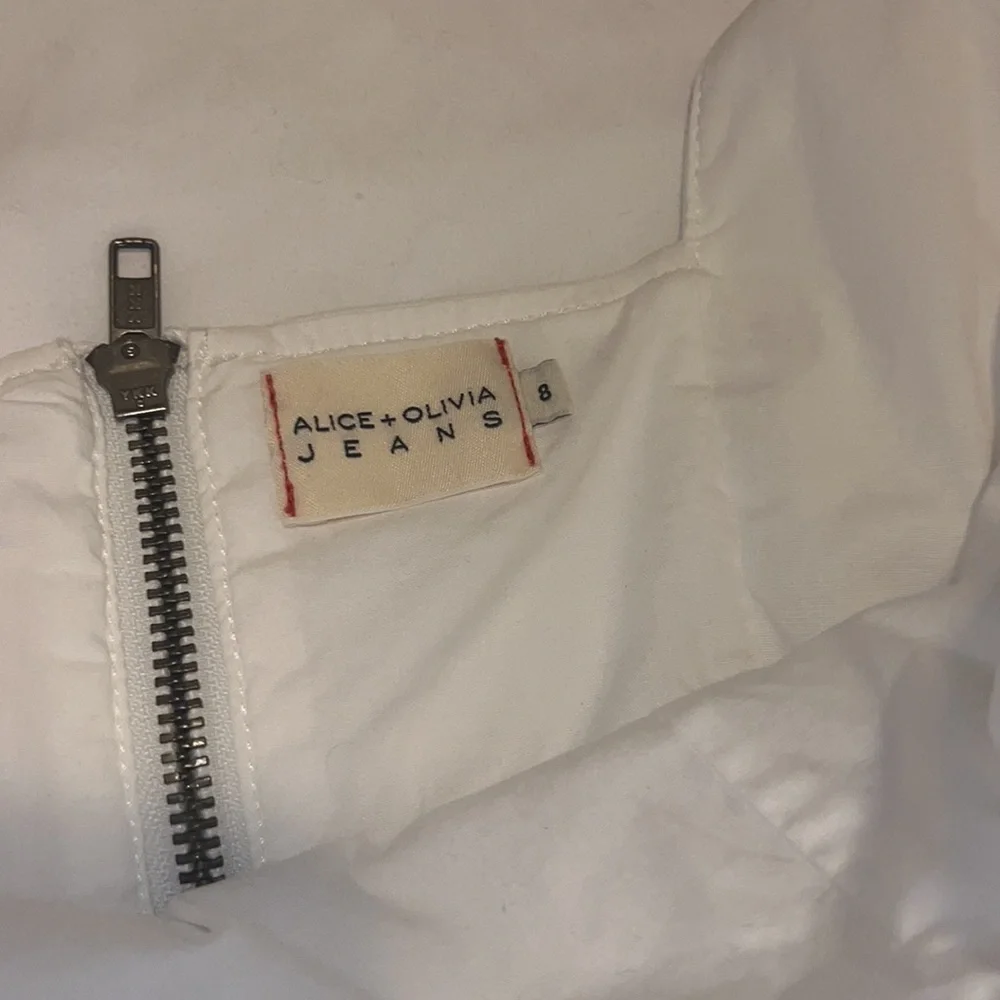 ALICE + OLIVIA - MARYANN TIE SHOULDER MINI DRESS - White Jean Dress Jumper - Picture 10 of 12